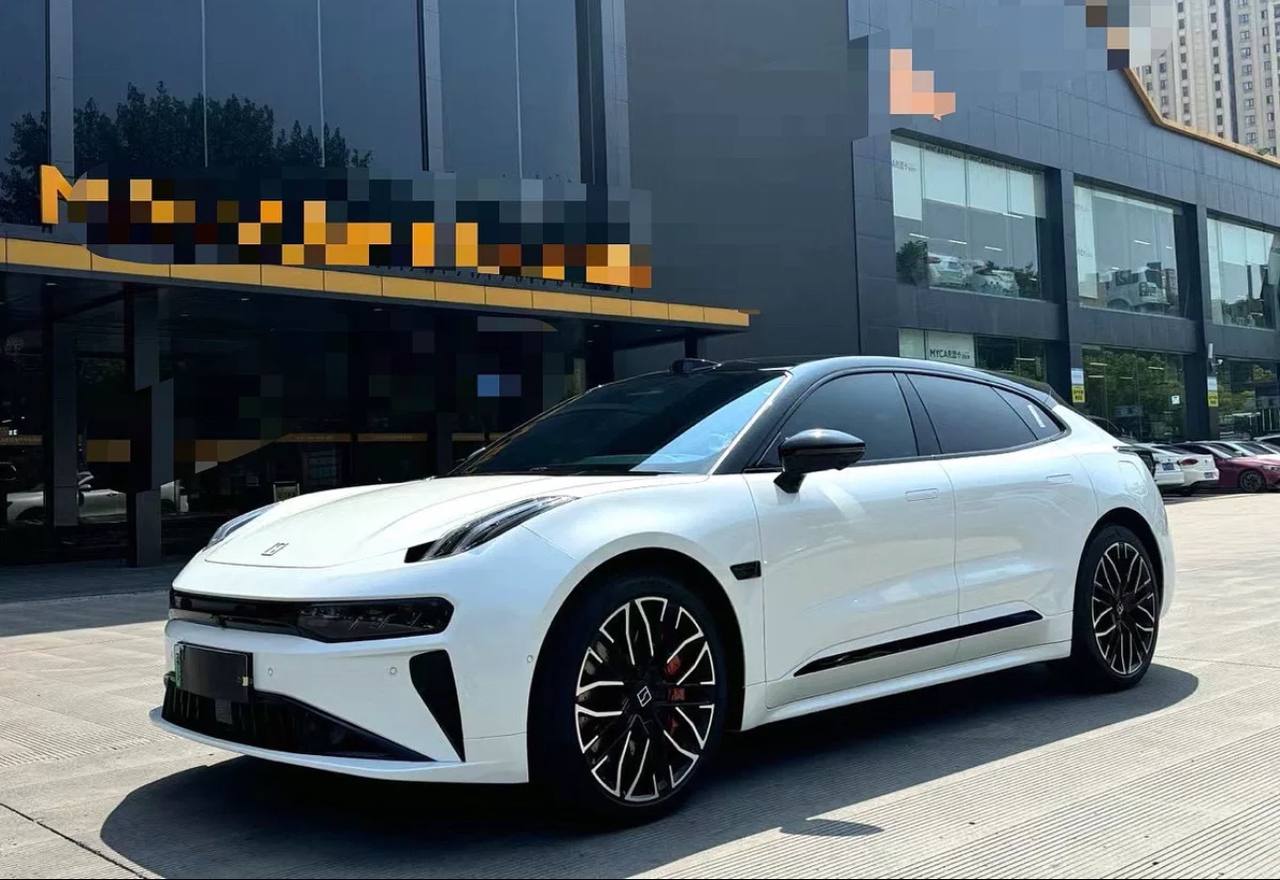 ZEEKR 001