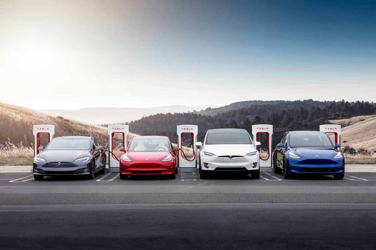 Tesla Model 3 та інші електромобілі Tesla